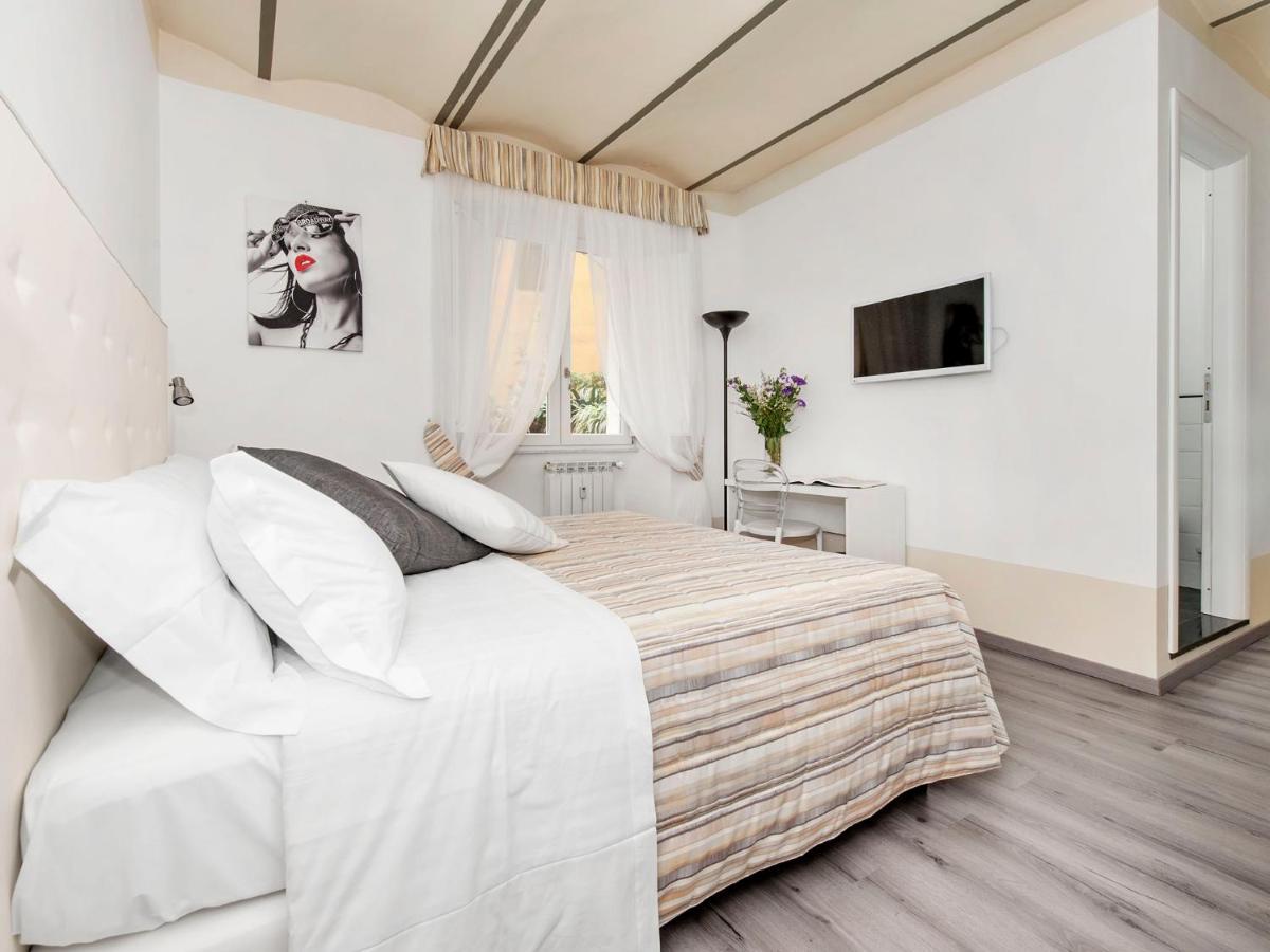 רומא White Rooms Colosseo מראה חיצוני תמונה
