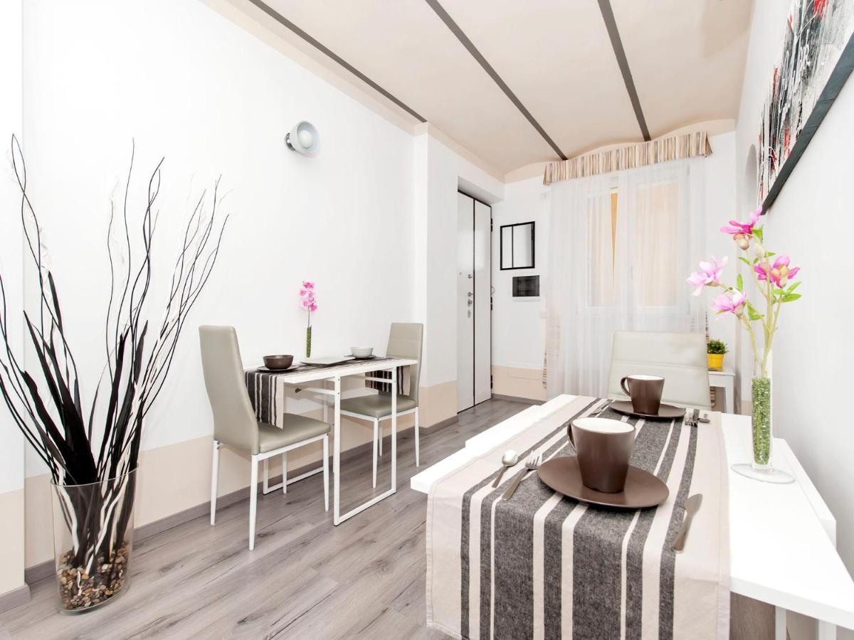 רומא White Rooms Colosseo מראה חיצוני תמונה