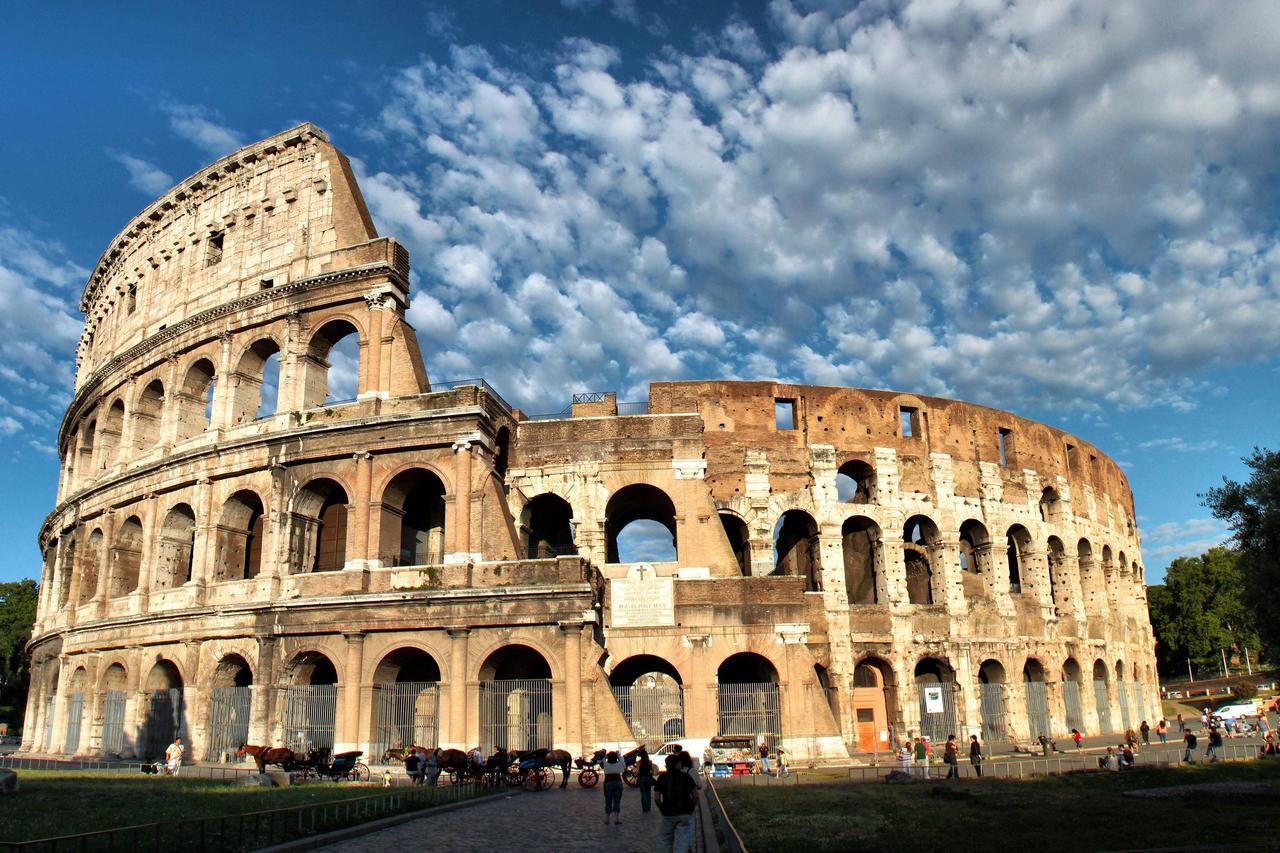 רומא White Rooms Colosseo מראה חיצוני תמונה