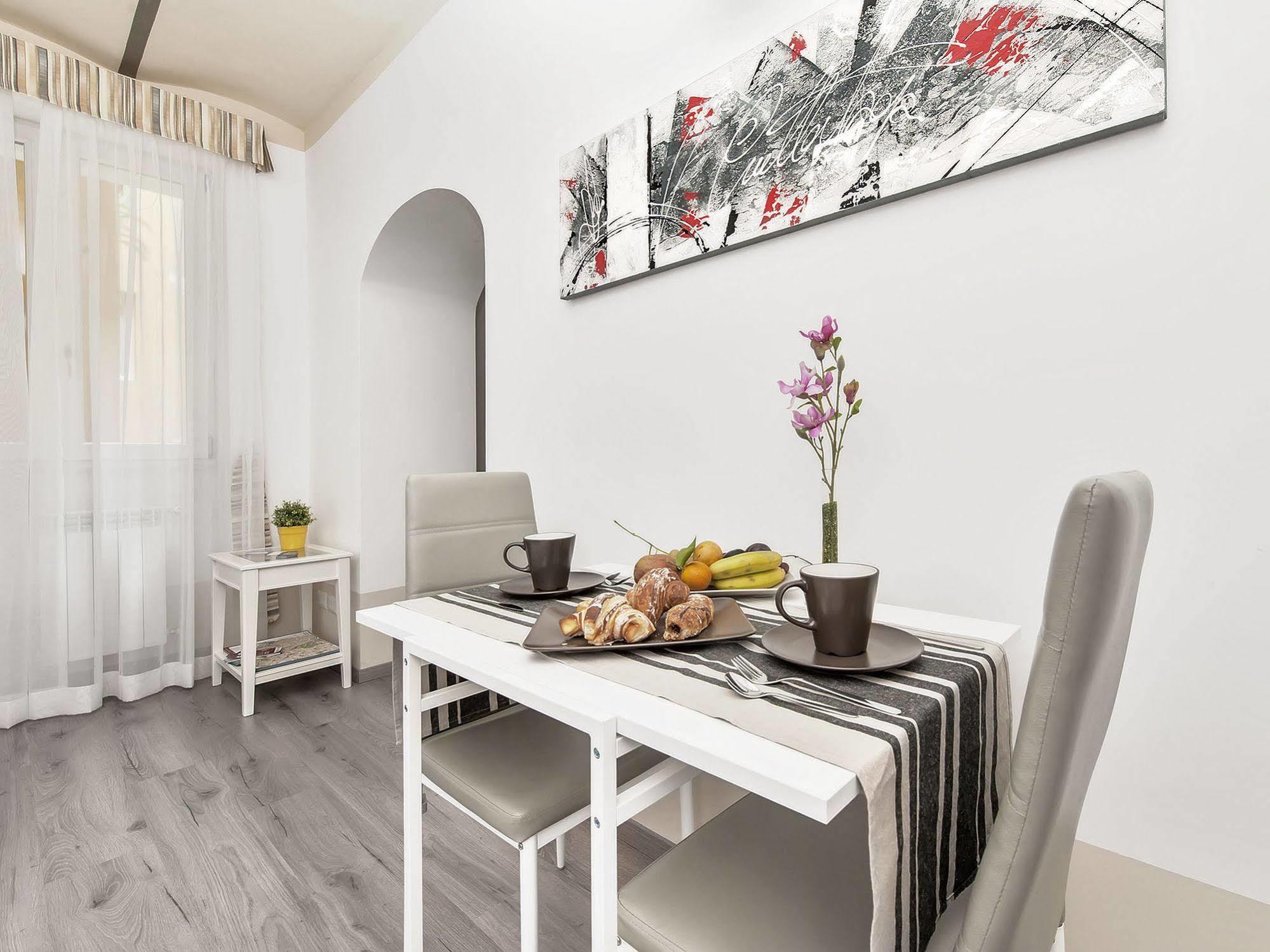 רומא White Rooms Colosseo מראה חיצוני תמונה