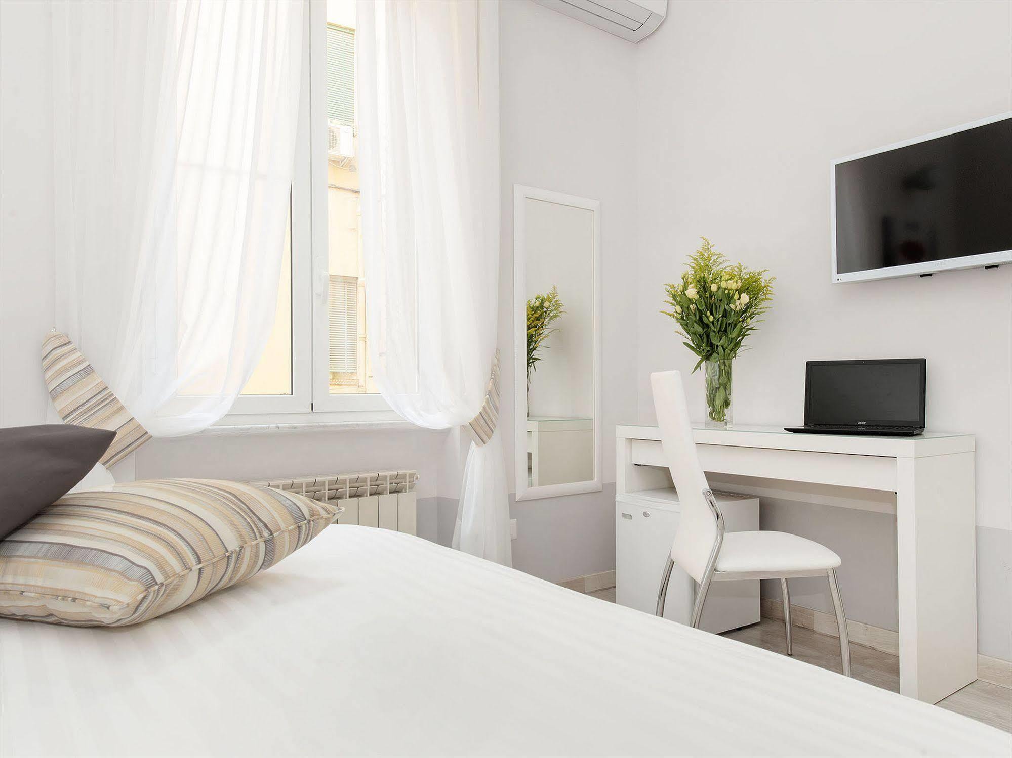 רומא White Rooms Colosseo מראה חיצוני תמונה