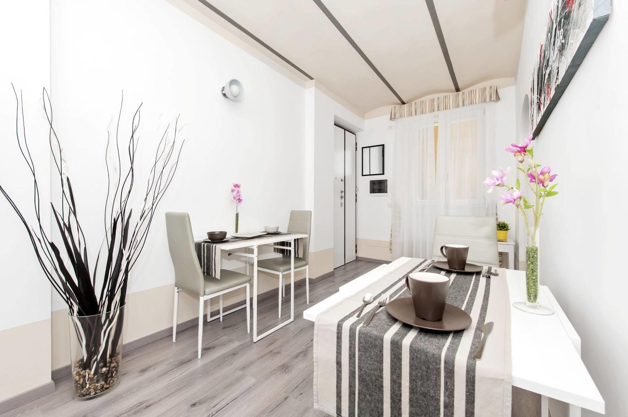 רומא White Rooms Colosseo מראה חיצוני תמונה